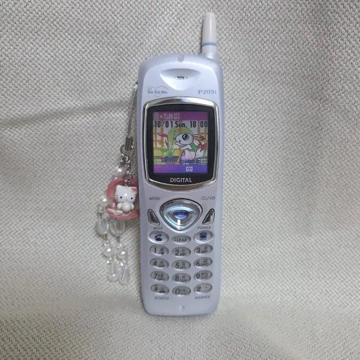 [BUNJANG] Vintage Y2K Docomo Mock-up Phone Hello Kitty Charm / 고전 Y2K 도코모 모형폰 목업폰 고전폰 일본폰 갸루폰 헬로키티 키링