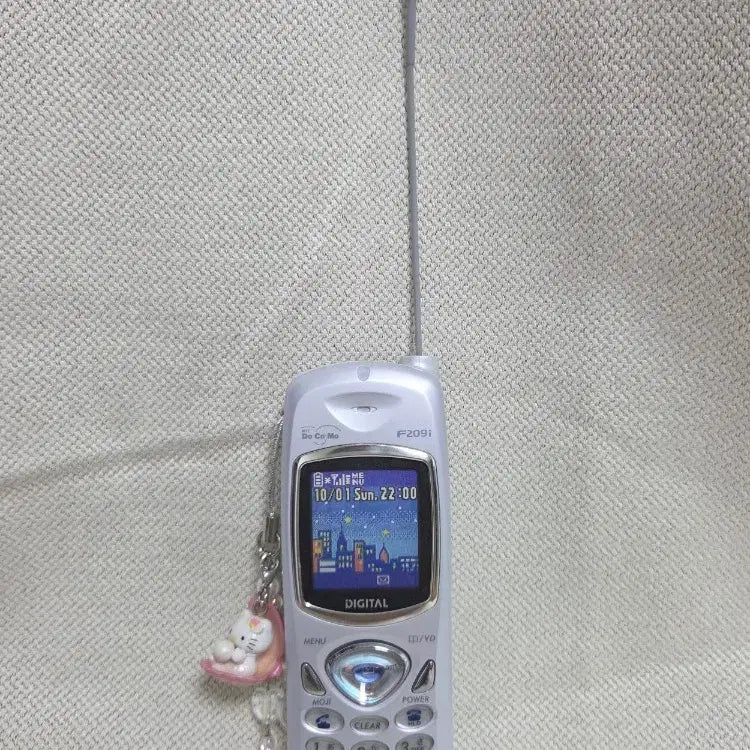 [BUNJANG] Vintage Y2K Docomo Mock-up Phone Hello Kitty Charm / 고전 Y2K 도코모 모형폰 목업폰 고전폰 일본폰 갸루폰 헬로키티 키링