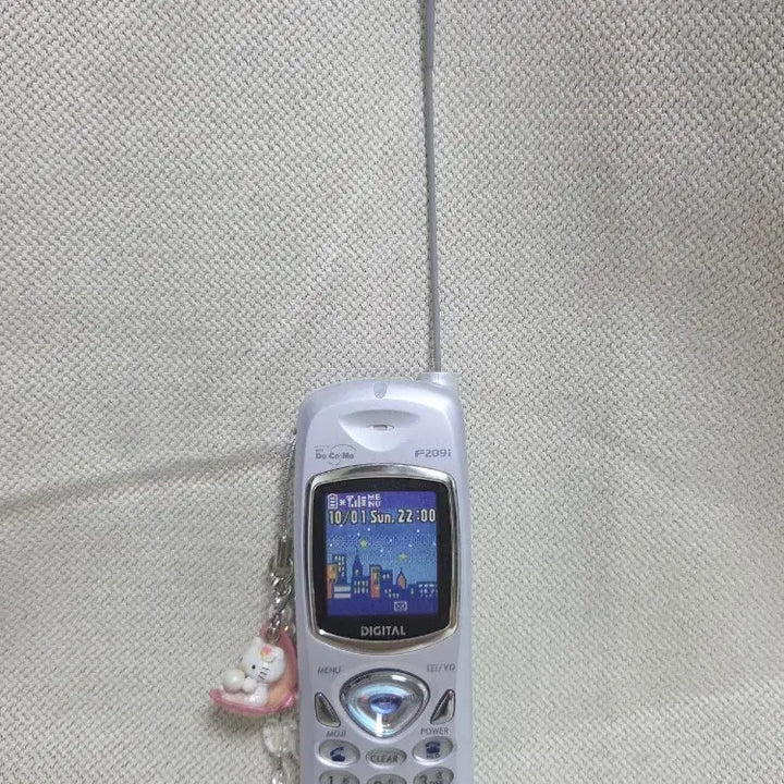 [BUNJANG] Vintage Y2K Docomo Mock-up Phone Hello Kitty Charm / 고전 Y2K 도코모 모형폰 목업폰 고전폰 일본폰 갸루폰 헬로키티 키링