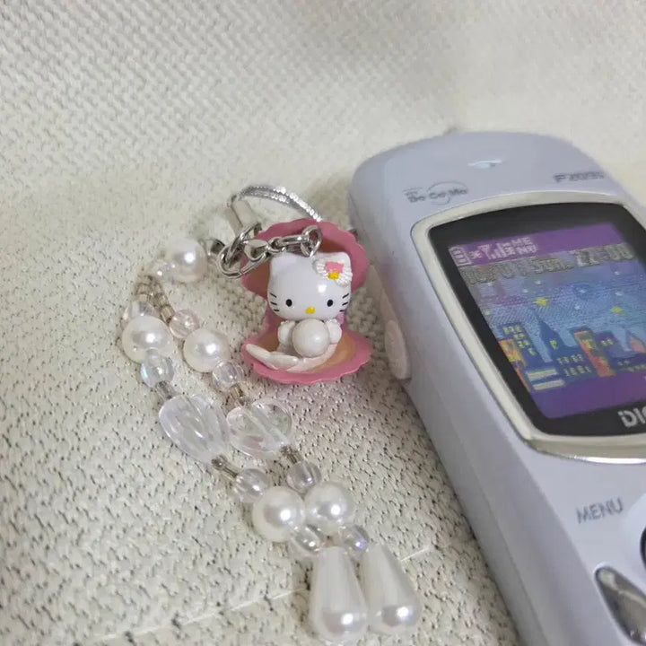 [BUNJANG] Vintage Y2K Docomo Mock-up Phone Hello Kitty Charm / 고전 Y2K 도코모 모형폰 목업폰 고전폰 일본폰 갸루폰 헬로키티 키링
