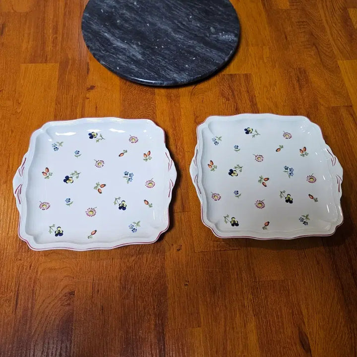 [BUNJANG] Villeroy &amp; Boch Petite Fleur Rectangular Handled Cake Plate Set (2 pcs) / 올드 빈티지 빌레로이앤보흐 쁘띠플뢰르 사각 손잡이 케이크 접시 2pcs.
