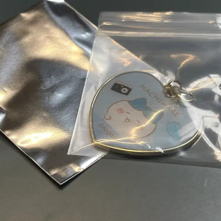 [BUNJANG] Chiikawa Hachiware Goods Bundle (Sofubi, Bookmark, Metal Charm, Schwarz Card) / 치이카와 하치와레 굿즈 일괄(소프비 / 책갈피 / 금속참 / 슈발츠카드)