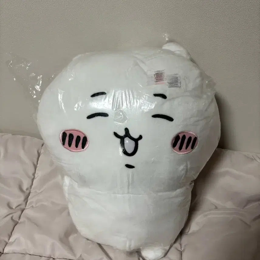 [BUNJANG] Chiikawa Extra Large Plush Doll (Sealed) / 미개봉 치이카와 빅누이 인형