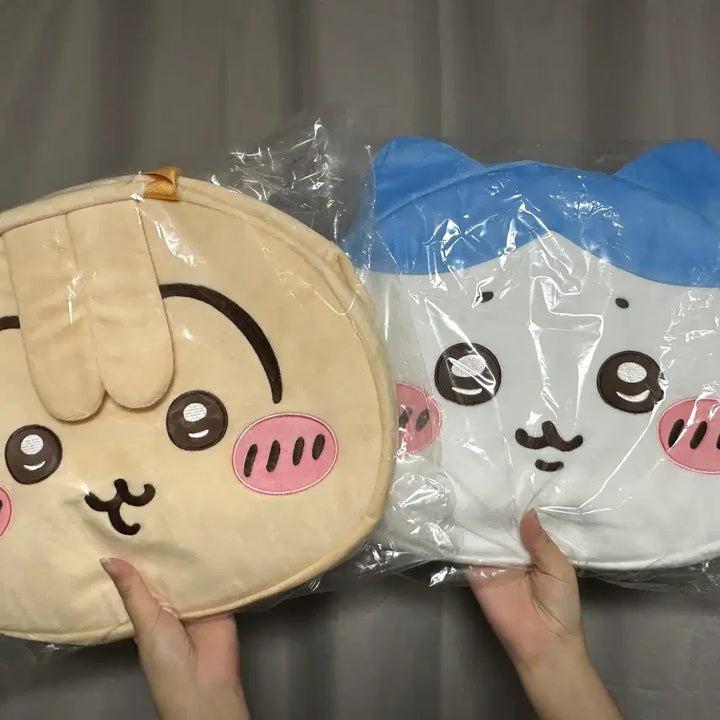 [BUNJANG] Chiikawa Usagi &amp; Hachware Boston Bag Bundle (Sealed) / 먼작귀 보스턴백 (우사기, 하치와레) 일괄 판매