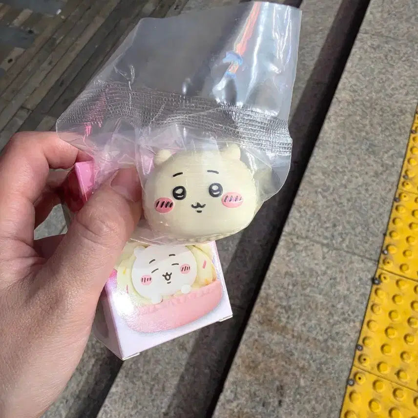 [BUNJANG] Chiikawa Macaron Figure / 먼작귀 치이카와 마카롱 피규어