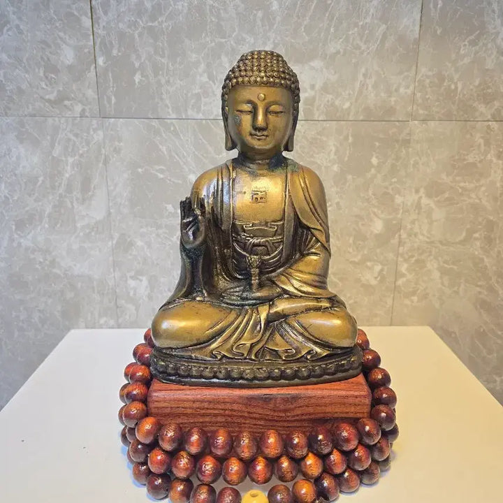 [BUNJANG] Bronze Shakyamuni Buddha Statue with Protective Mudra on Lotus Throne, Korean Red Cedar Wood Base, and Wooden Prayer Beads / [동불상] 석가모니불 시무외인 연화대좌상 +참죽나무 통원목 좌대 +목조각 108염주