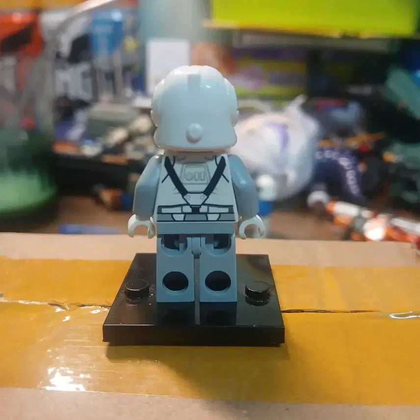 [BUNJANG] LEGO Pilot Minifigure with Display Stand / 레고 파일럿 미니피규어