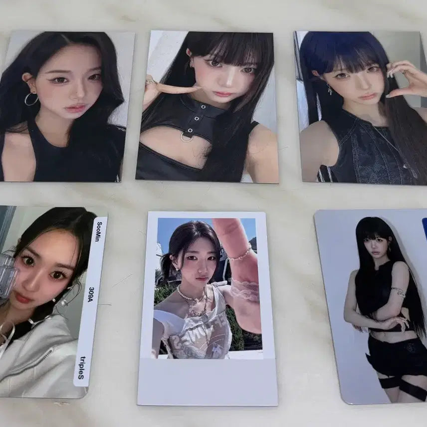 [BUNJANG] TripleS Lightstick + Photocard Bundle Set / 트리플에스 (응원봉 + 포카) 일괄