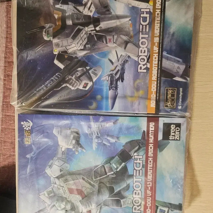 [BUNJANG] ThreeZero Macross VF-1J Veritech (Rick Hunter) &amp; VF-1S Veritech (Roy Fokker) Set / 쓰리제로 마크로스 세트 팝니다.