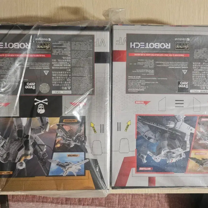 [BUNJANG] ThreeZero Macross VF-1J Veritech (Rick Hunter) &amp; VF-1S Veritech (Roy Fokker) Set / 쓰리제로 마크로스 세트 팝니다.