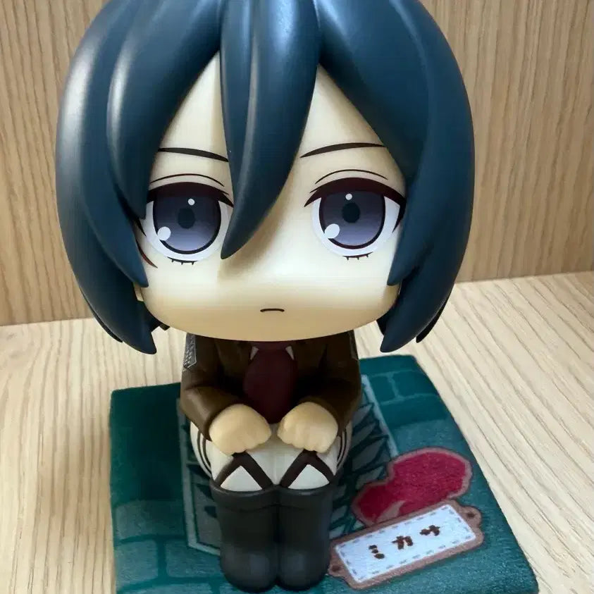 [BUNJANG] Attack on Titan Mikasa Ackerman Look Up Figure / 진격의거인 미카사 룩업