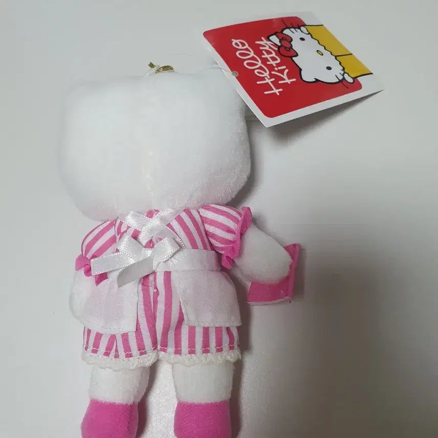 [BUNJANG] Hello Kitty 50th Anniversary Tokyo Exhibition Waiter Waitress Mascot / 헬로키티 도쿄 전시회 50주년 웨이터 웨이트리스 마스코트