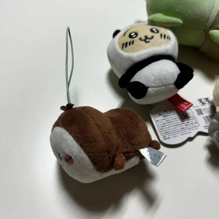 [BUNJANG] Cheekawa Beetle Plush Keychain / 먼작귀 치이카와 풍뎅이 인형 키링