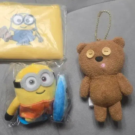 [BUNJANG] Minions Pouch, Plush, and Teddy Bear Keychain Set / (새상품) 미니언즈 파우치 / 인형 / 곰돌이 키링 세트