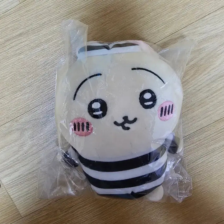 [BUNJANG] Chiikawa Usagi Prisoner Outfit Plush Doll / 죄수복 치이카와 감옥 우사기