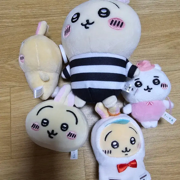 [BUNJANG] Chiikawa Usagi Prisoner Outfit Plush Doll / 죄수복 치이카와 감옥 우사기