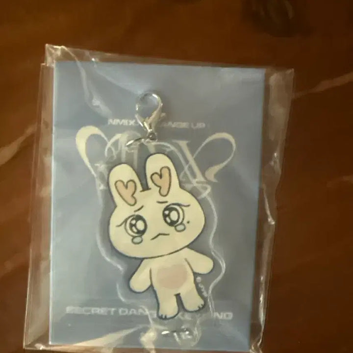 [BUNJANG] NMIXX Seolyoon Secret Garden Keyring / 엔믹스 설윤 시크릿 가든 키링