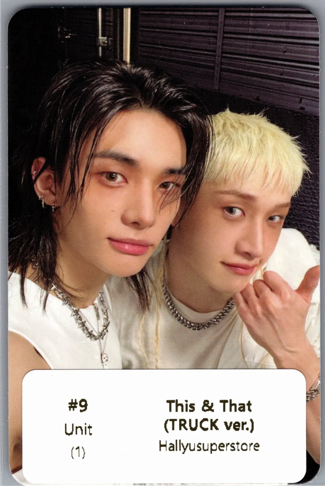 Stray Kids "THIS &amp; THAT" - Official Photocard (TRUCK Ver.) [26.08.10]