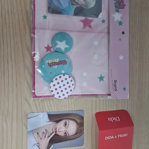[BUNJANG] TWS & Billlie Tsuki Signed Photocard + Pin Badge Set / 보이그룹 TWS(투어스)와 걸그룹 Billlie(빌리)의 츠키 싸인 포토카드+핀뱃지(새상품)
