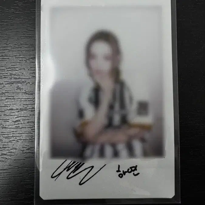 [BUNJANG] TripleS Hayeon Over The Peach Signed Polaroid / 트리플에스 하연 오버더피치 싸인 폴라 팝니다