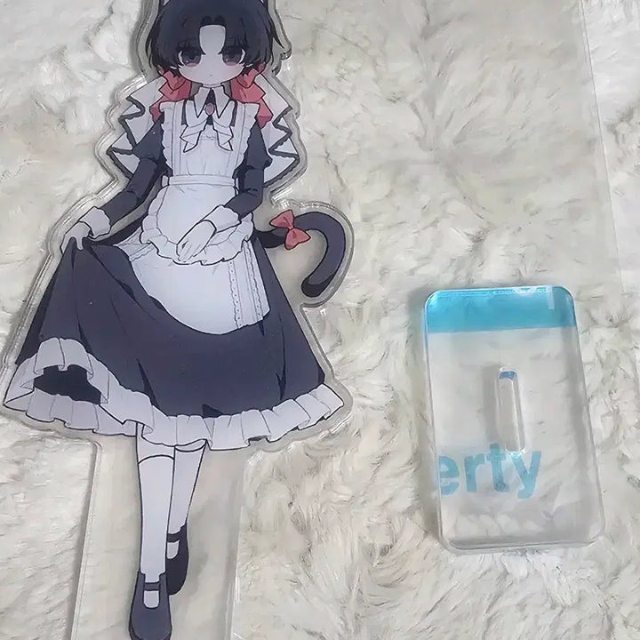 [BUNJANG] Haecho Maid Kim Sol-eum Acrylic Stand / 원가이하양도) 괴담출근 괴출 해초님 ㅎㅊ님 메이드 김솔음 아크릴 스탠드 판매합니다