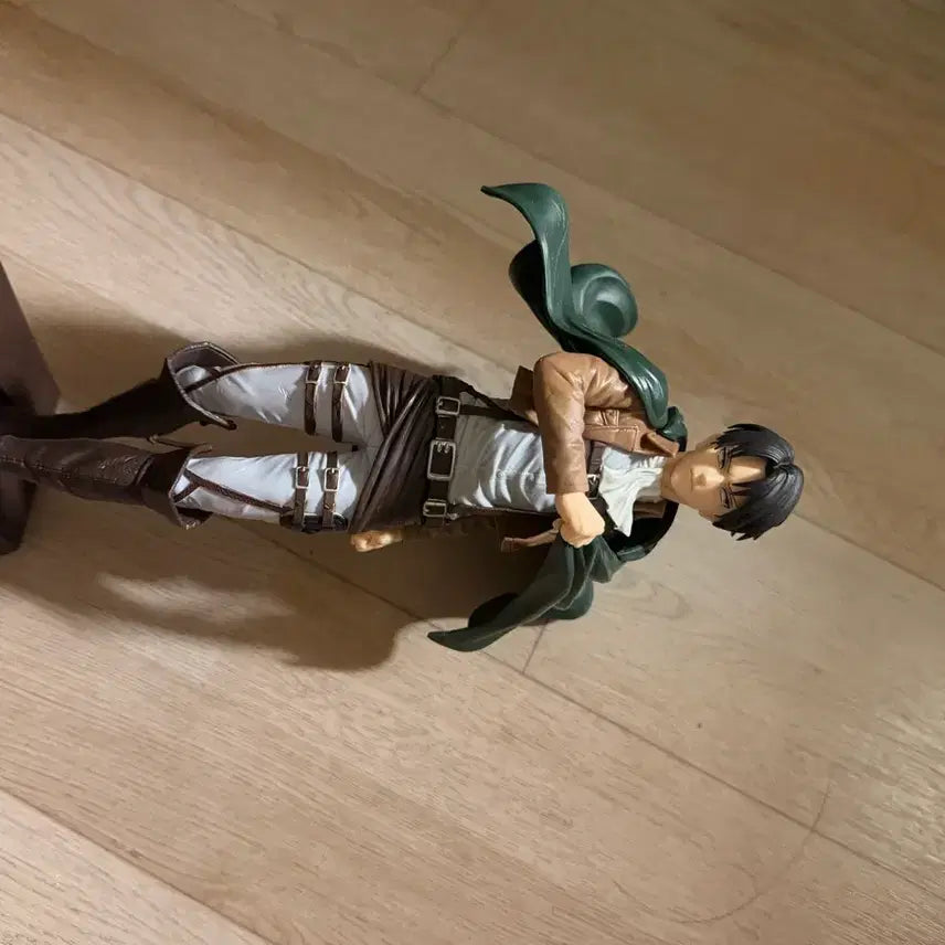 [BUNJANG] Attack on Titan Levi Ackerman Figure / 진격의 거인 리바이 피규어