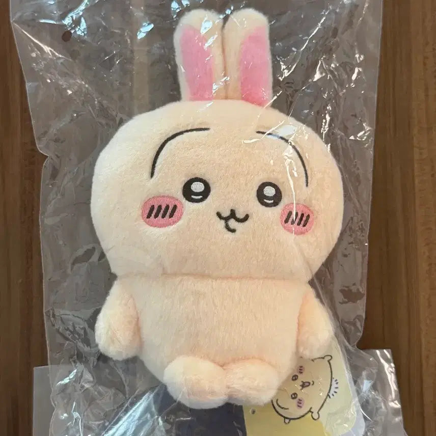 [BUNJANG] Chiikawa Usagi Slightly Posing Plush Doll / 치이카와 살짝 포징 쪼금 포징 누이구루미 (우사기)