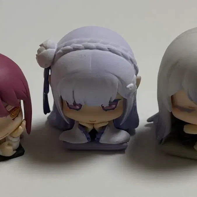 [BUNJANG] Makima Emilia Echidna Onemutan Gacha Figures / 마키마 에밀리아 에키드나 오네무탄 가챠