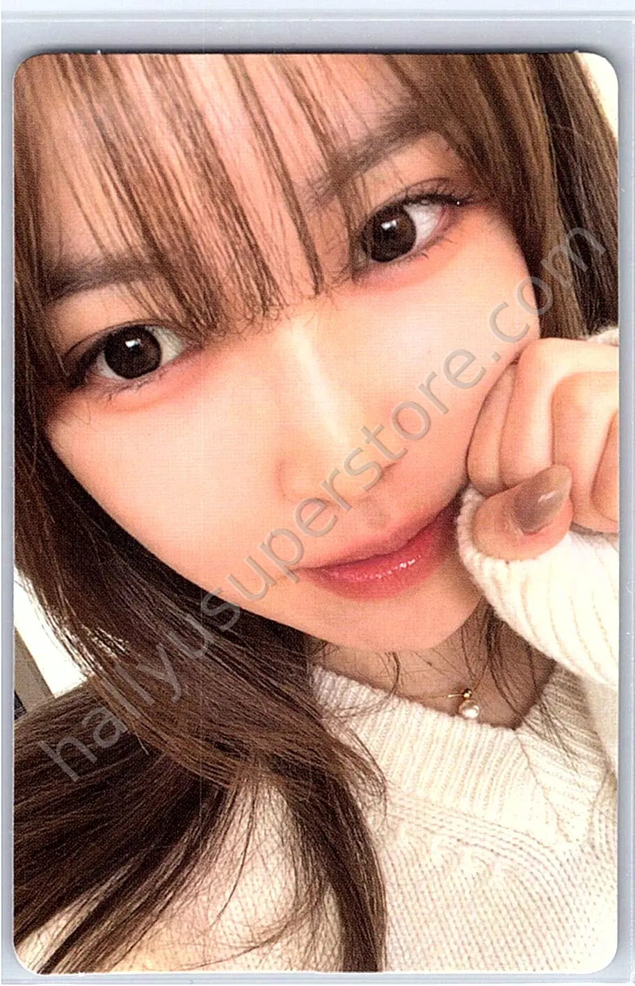 Yuju - Yuju - First love is a curse
