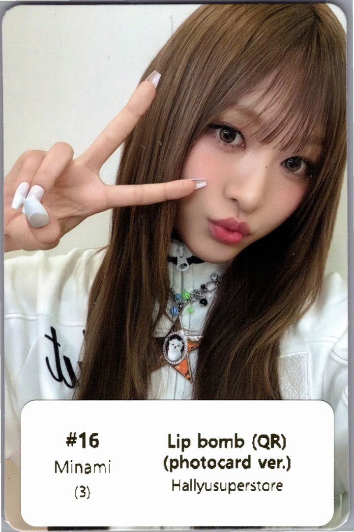RESCENE "Lip bomb" - Official Photocard (QR)(Photocard Ver.) [26.07.24]