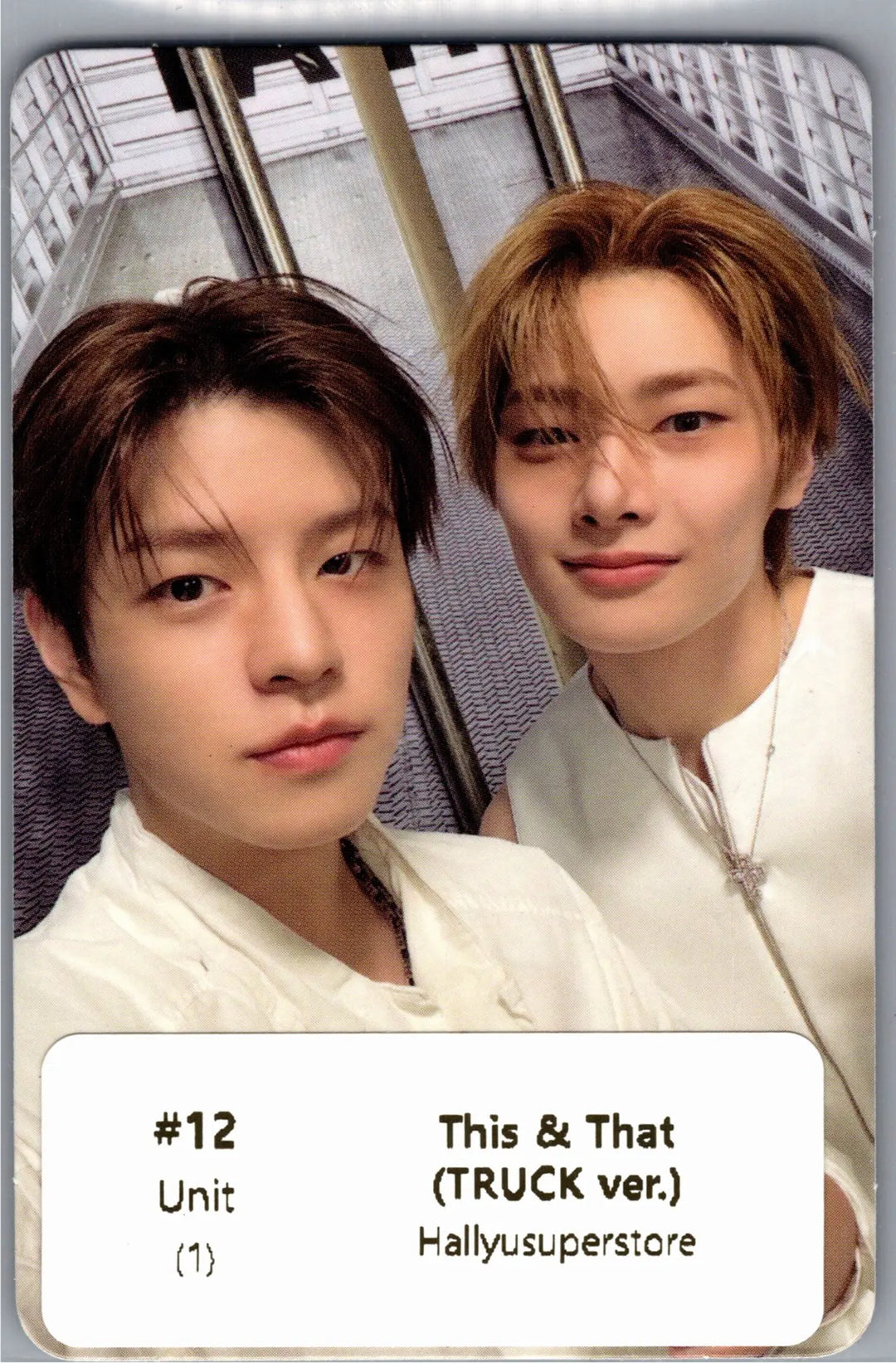 Stray Kids "THIS &amp; THAT" - Official Photocard (TRUCK Ver.) [26.08.10]