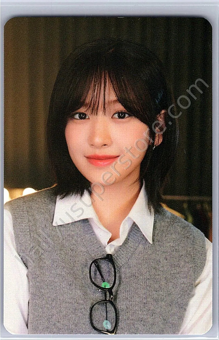 IVE - Yujin - Magazine IVE: 2nd Fanmeeting [MAGAZINE IVE] RANDOM PHOTOCARD PACK