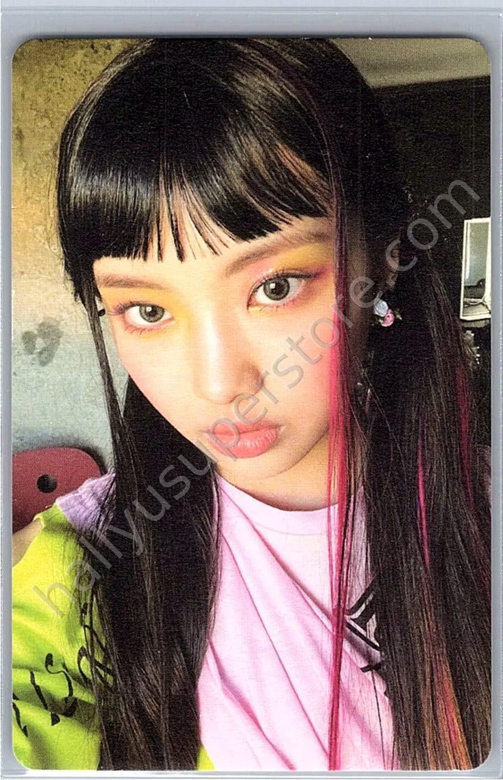 NewJeans - Hyein - NewJeans 1st EP “New Jeans” album photocard bluebook version hyein version