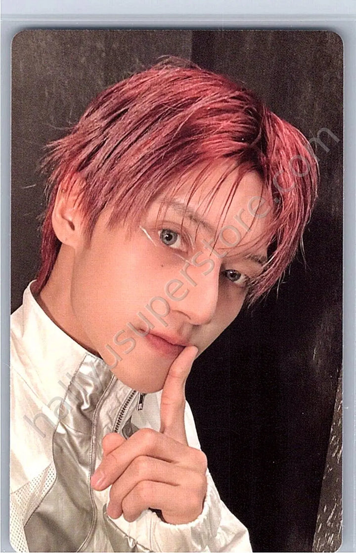 ATEEZ - Wooyoung - OFFICIAL LIGHT STICK VER.3 lightstick merch photocard