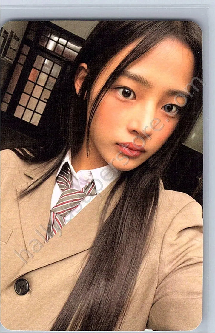 NewJeans - Minji - NewJeans “OMG” A version album photocard version 1 weverse album version