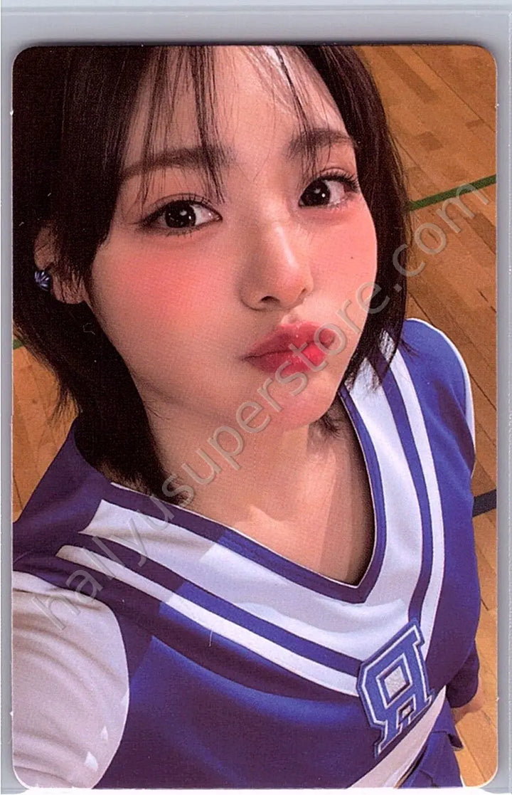 QWER - Siyeon - Manito album photocard friend version