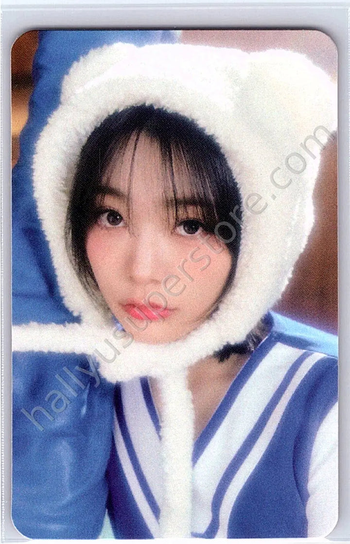 QWER - Siyeon - Manito album photocard concept version friend version