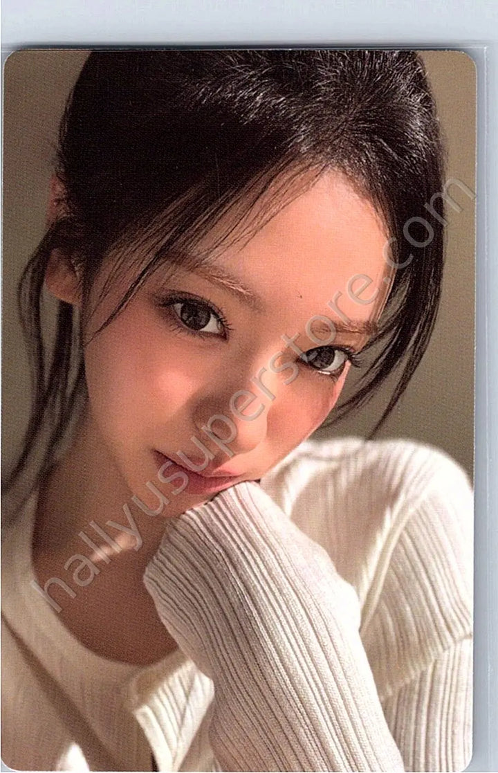 MEOVV - Anna - 2026 Season’s Greetings season&