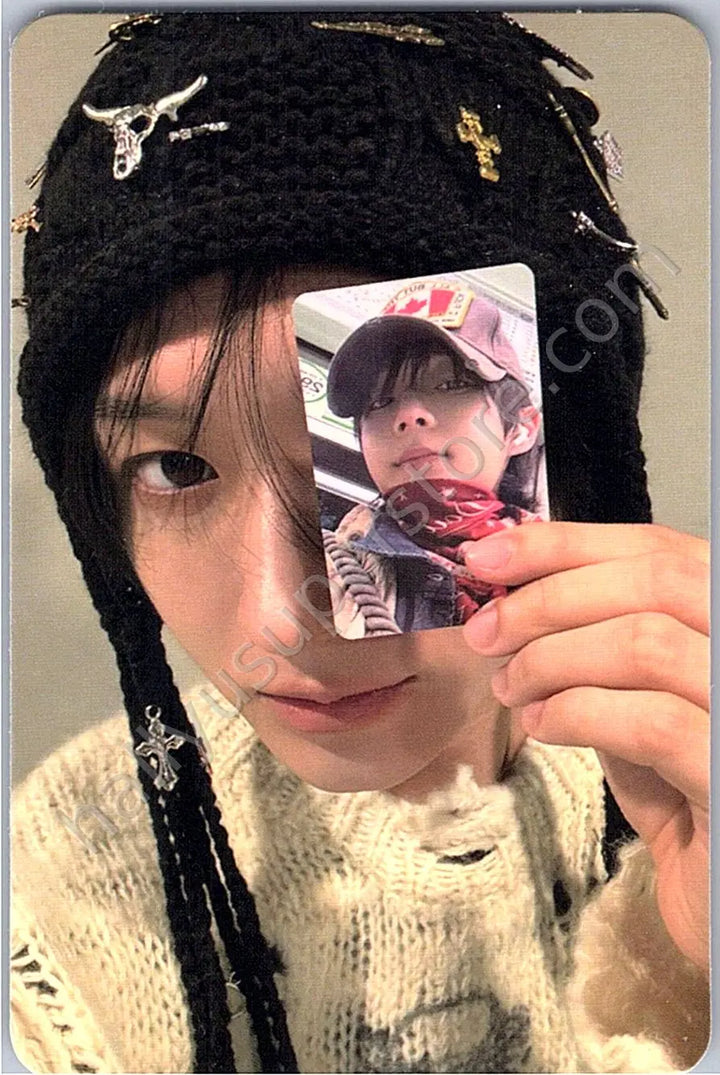 KickFlip - Donghwa - Flip It, Kick It! lookbook version on board version pob (pre-order benefit) stop it version