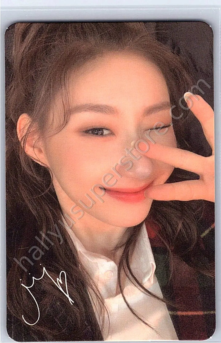 ITZY - Chaeryeong - IT’z ME album photocard