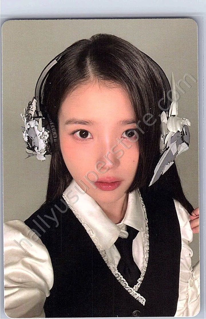 IU - IU - 8th UAENA Membership Kit photocard set