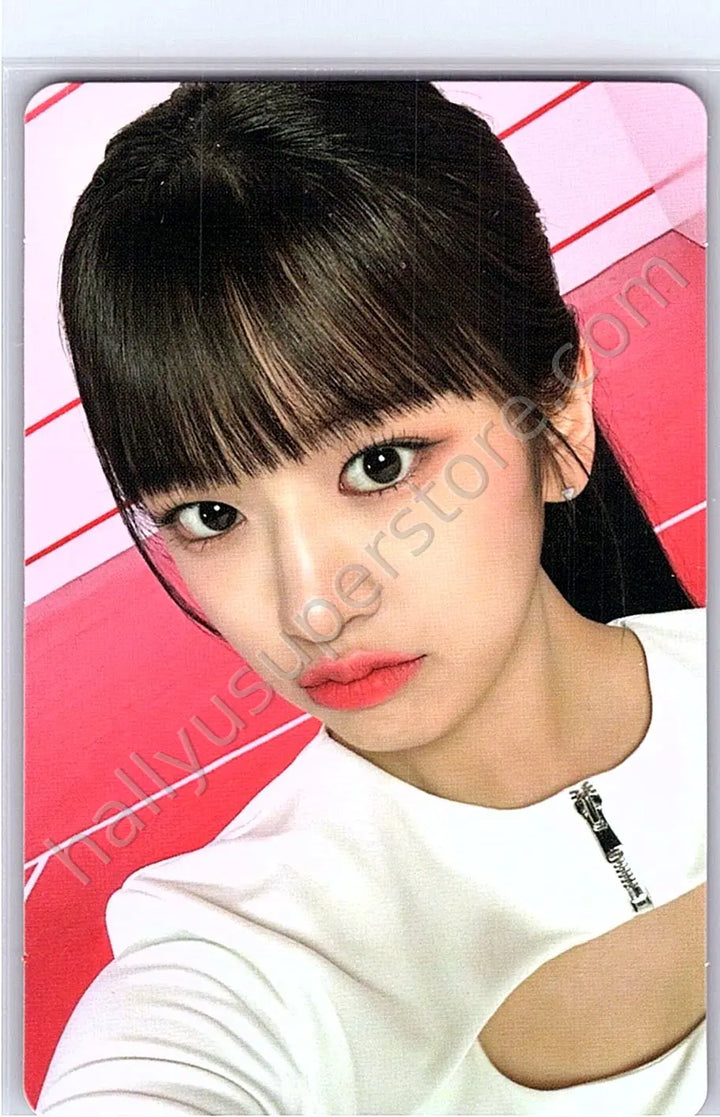 IVE - Yujin - WAVE A/B version album photocard