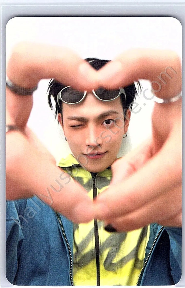 ATEEZ - Hongjoong - ANITEEZ IN COLOR trading card version 4