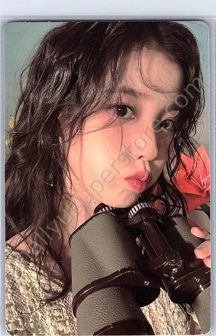 IU - IU - 8th UAENA Membership Kit photocard set