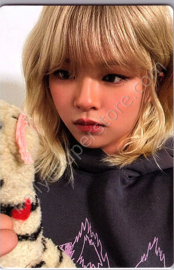 TWICE - Jeongyeon - STRATEGY premiere event showcase