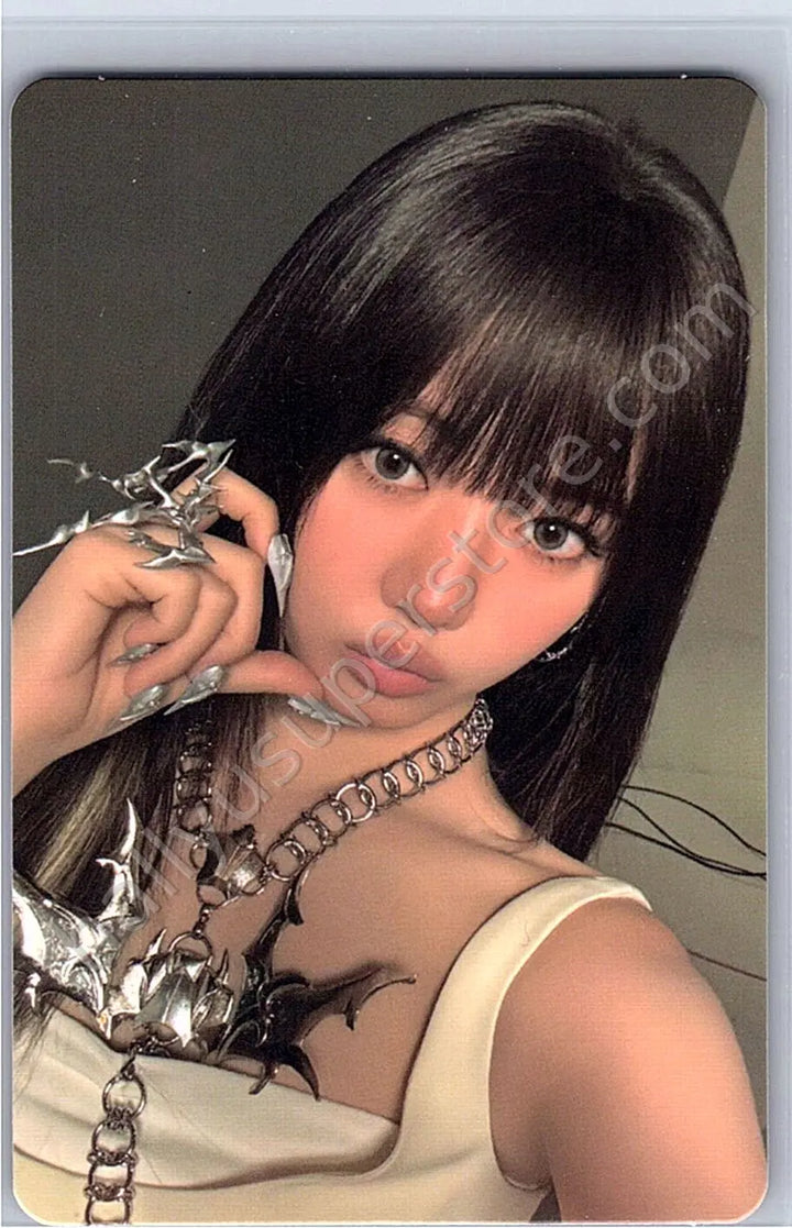 BABYMONSTER - Rora - CHOOM album photocard crimson version