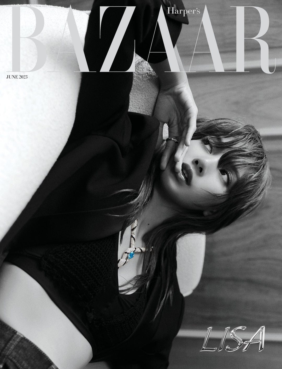 [Hot Sale] Lisa (of Black Pink) - HARPER&