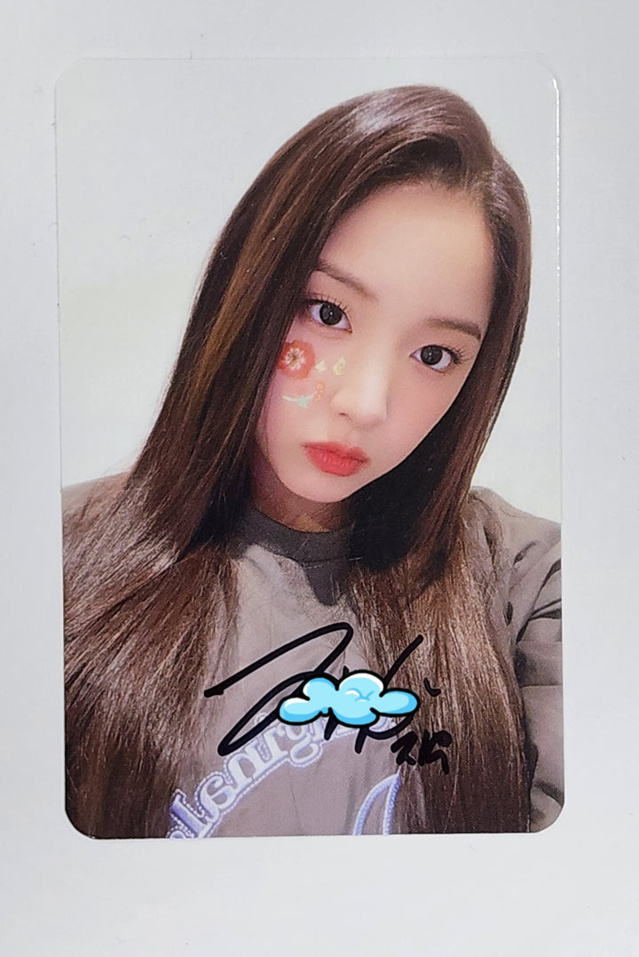JIWOO (Of NMIXX) "expergo" - Hand Autographed(Signed) Polaroid &amp; Photocard - HALLYUSUPERSTORE