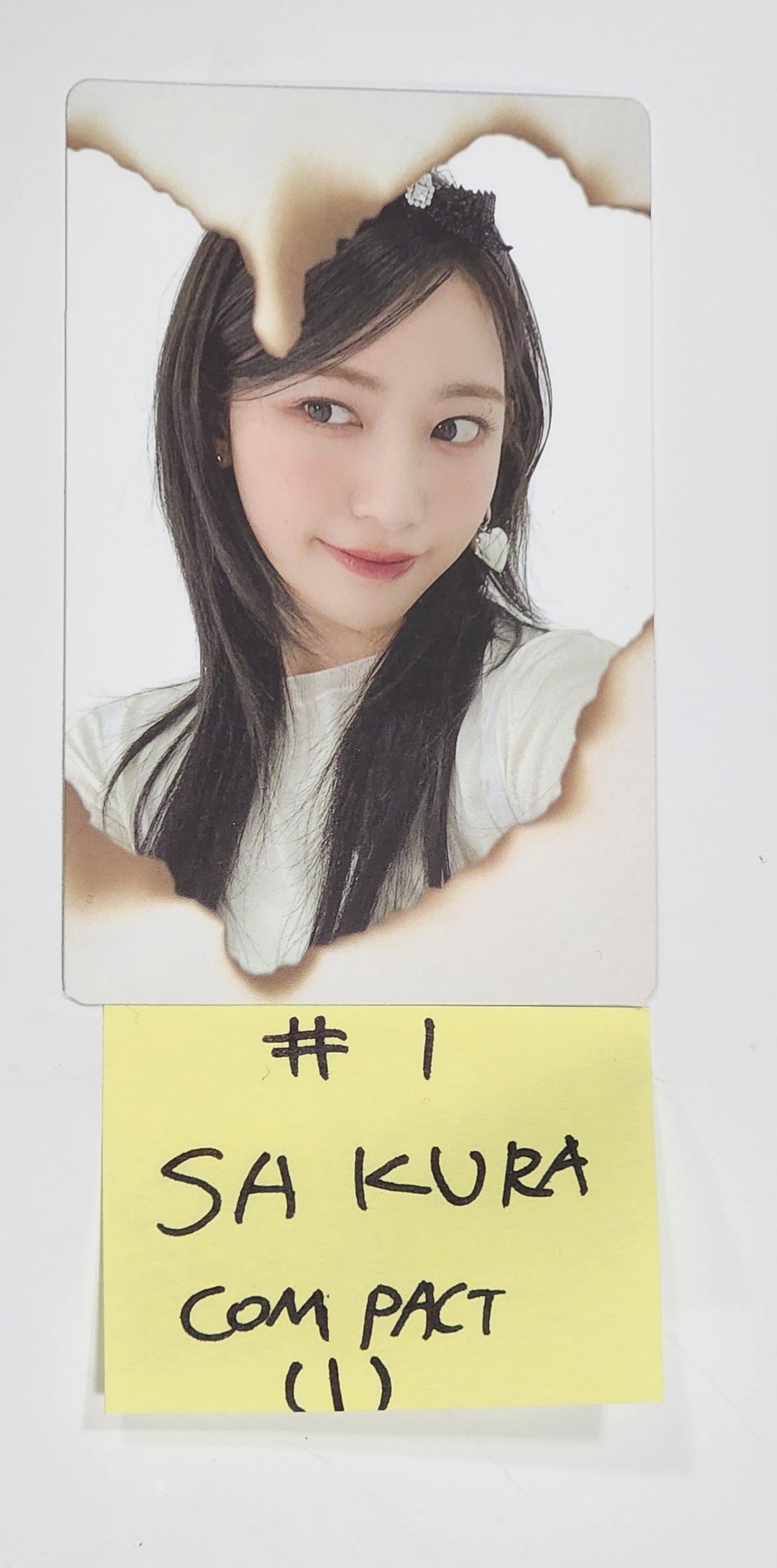LE SSERAFIM "UNFORGIVEN" - Official Photocard [Compact Ver.] - HALLYUSUPERSTORE