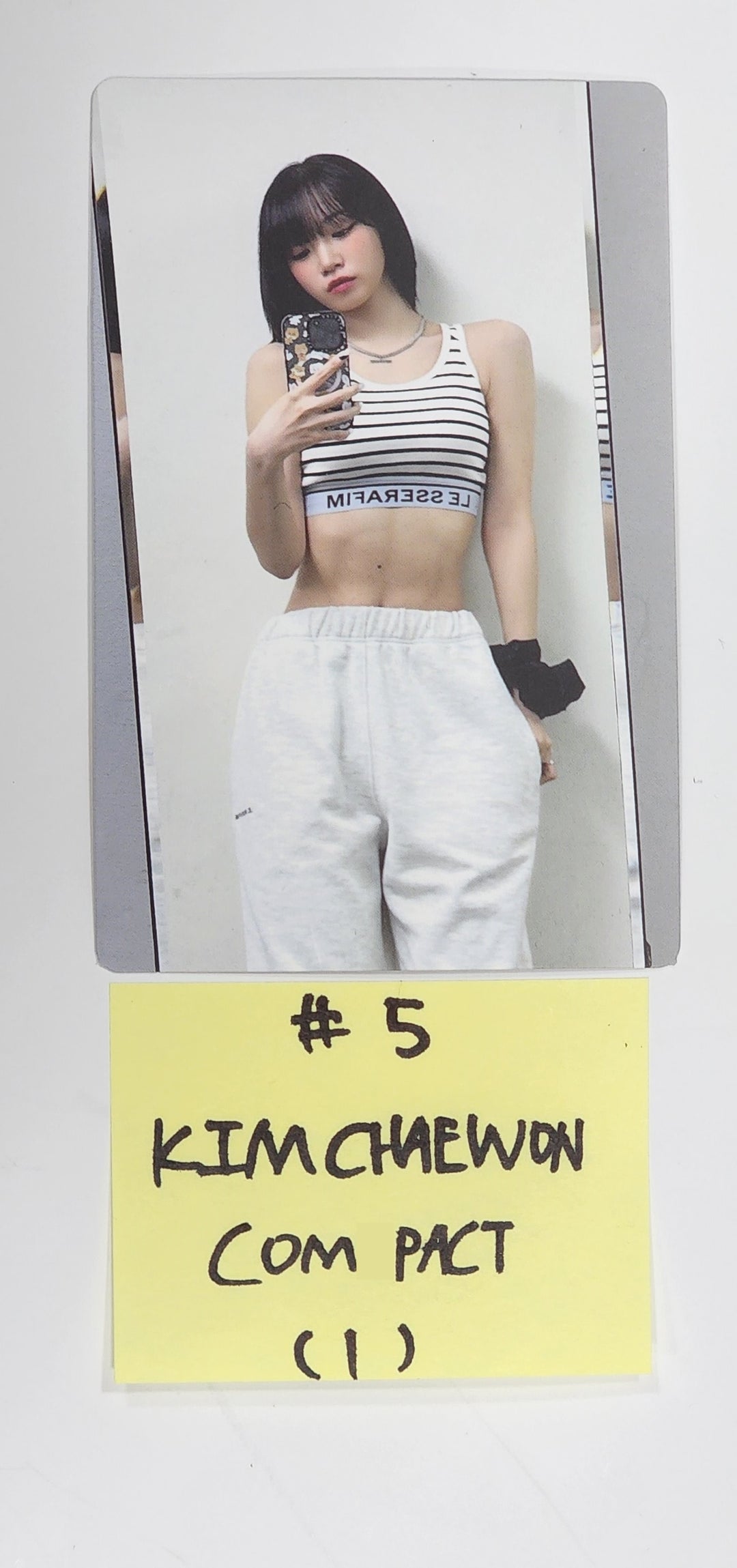 LE SSERAFIM "UNFORGIVEN" - Official Photocard [Compact Ver.] - HALLYUSUPERSTORE